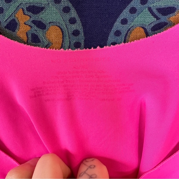 🦋5/20$🦋 pink spandex bra/crop top - Picture 3 of 7